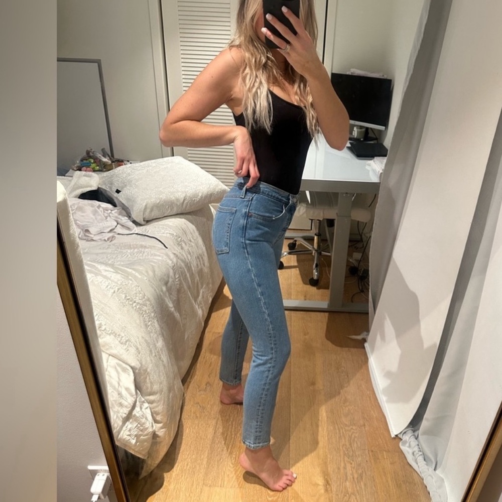 2 pairs of Levi jeans - Picture 7 of 9